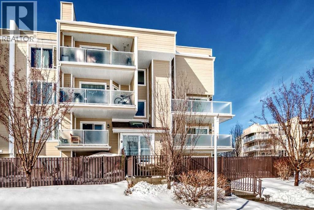 Apartment for Sale in 206, 3717 42 Street NW|Calgary, Alberta T3A2W2