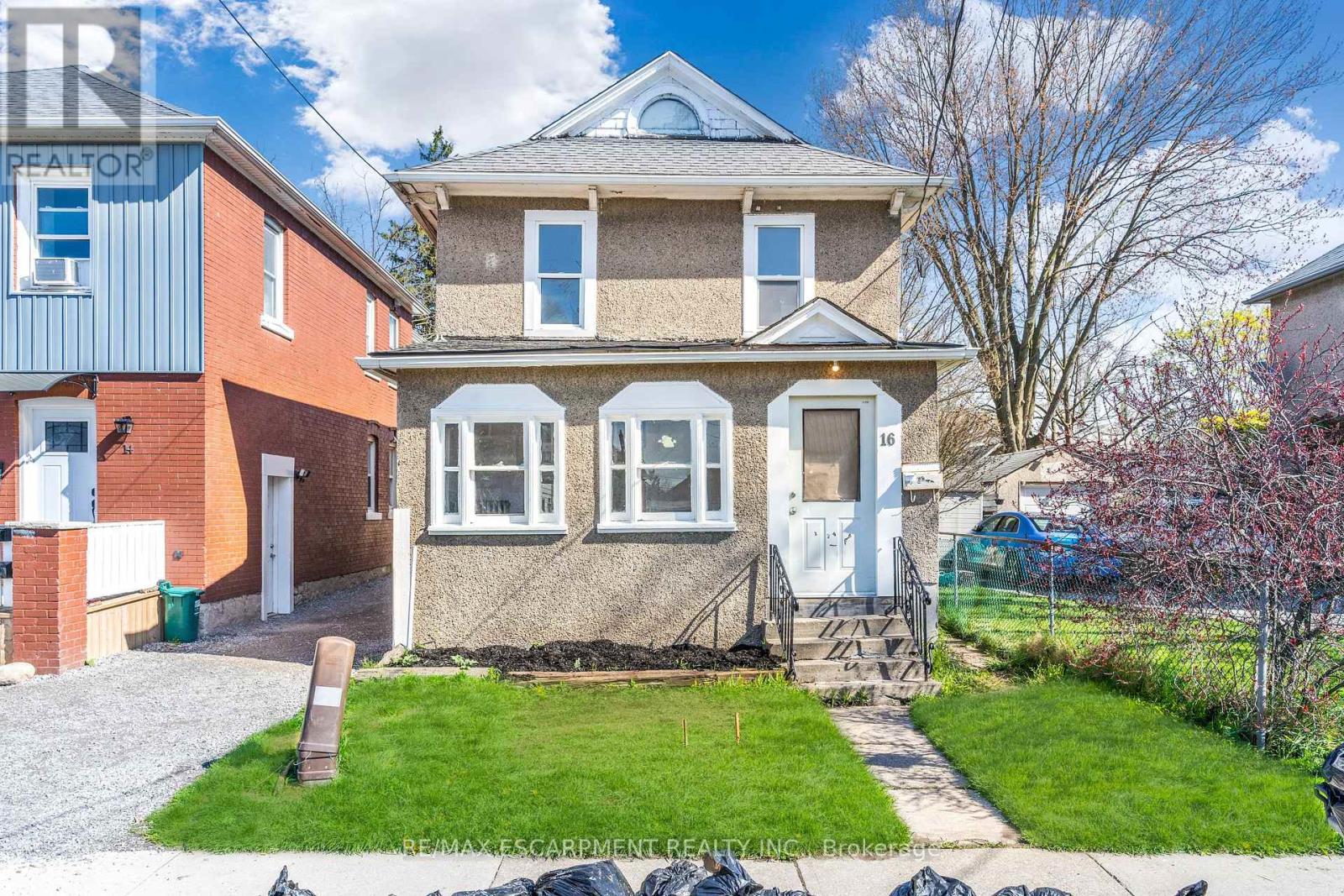 16 ALBERT STREET, Welland (Welland Downtown), Ontario L3B4L2