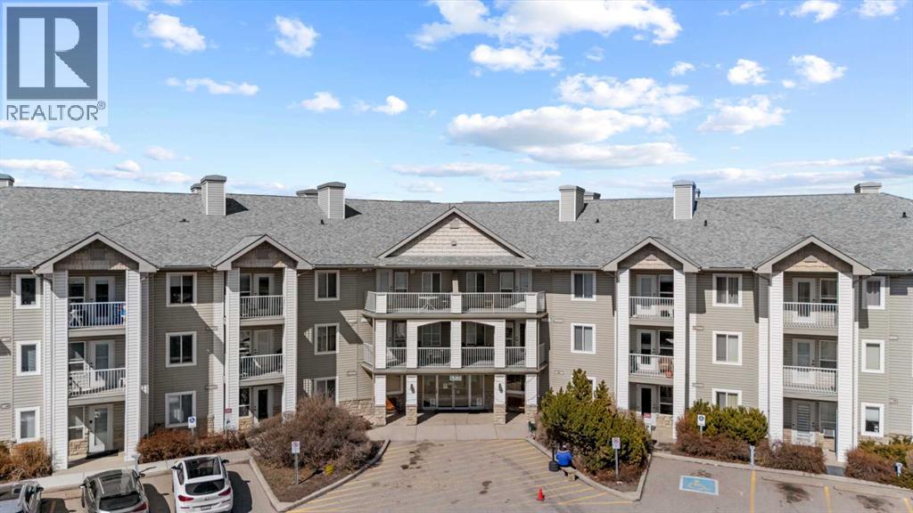 Apartment for Sale in 3320, 6818 Pinecliff Grove NE|Calgary, Alberta T1Y7L2