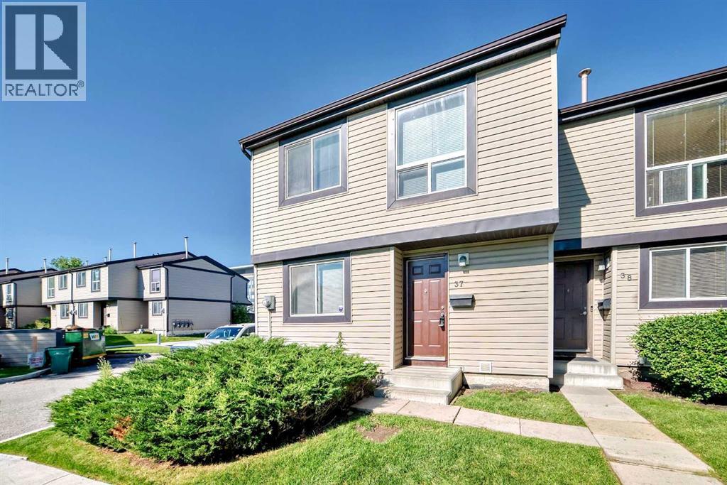 Row / Townhouse for Sale in 37, 3029 Rundleson Road NE|Calgary, Alberta T1Y3Z5 3