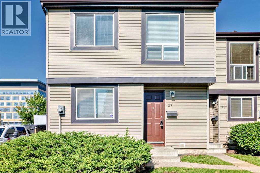 Row / Townhouse for Sale in 37, 3029 Rundleson Road NE|Calgary, Alberta T1Y3Z5 2