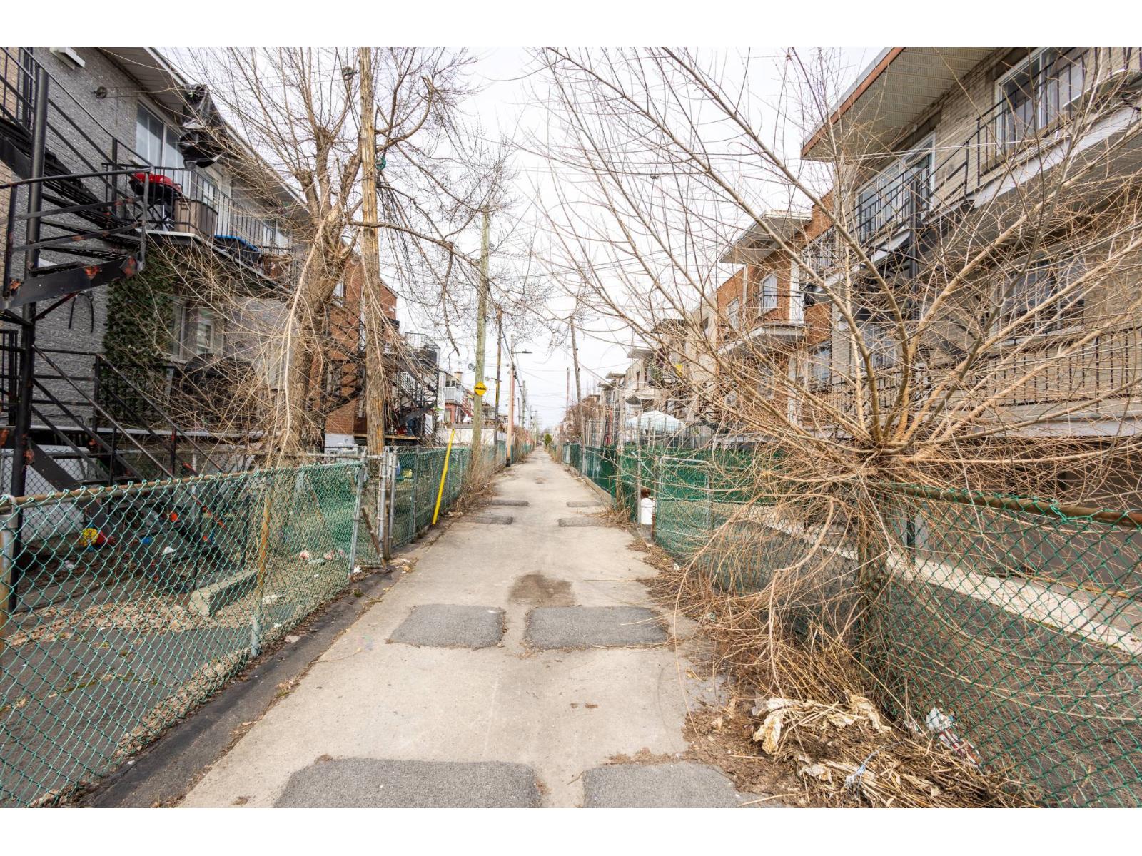 For rent: 8887-8889 2e Avenue, Montréal (Villeray/Saint-Michel