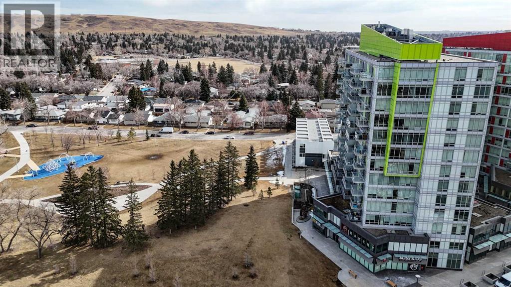 Apartment for Sale in 905, 30 Brentwood Common NW|Calgary, Alberta T2L2J9 4