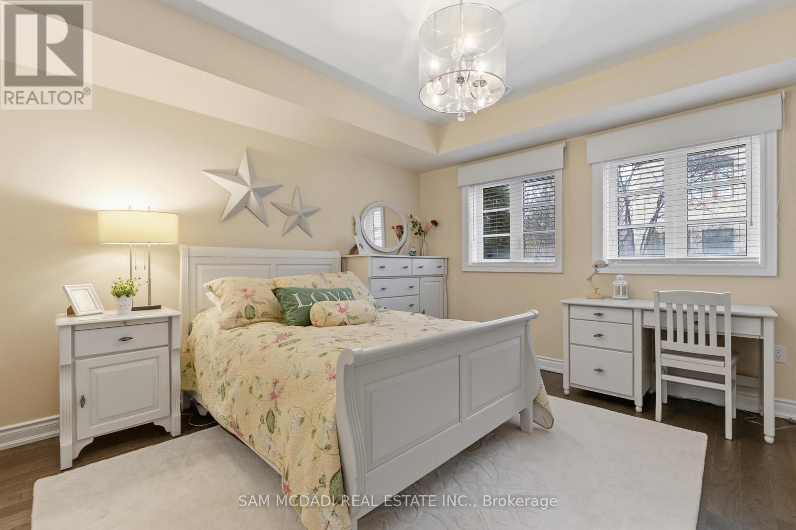 Row / Townhouse for Sale in 2029 QUEENSBOROUGH GATE|Mississauga (Central Erin Mills), Ontario L5M0Y1 5