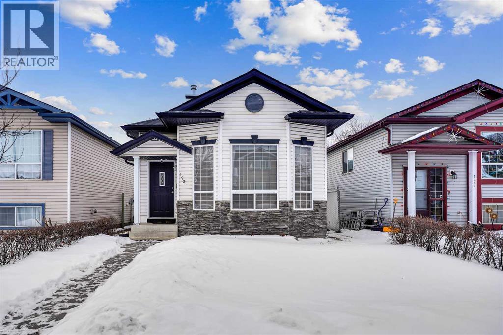 House for Sale in 193 Martindale Drive NE|Calgary, Alberta T3J3X9