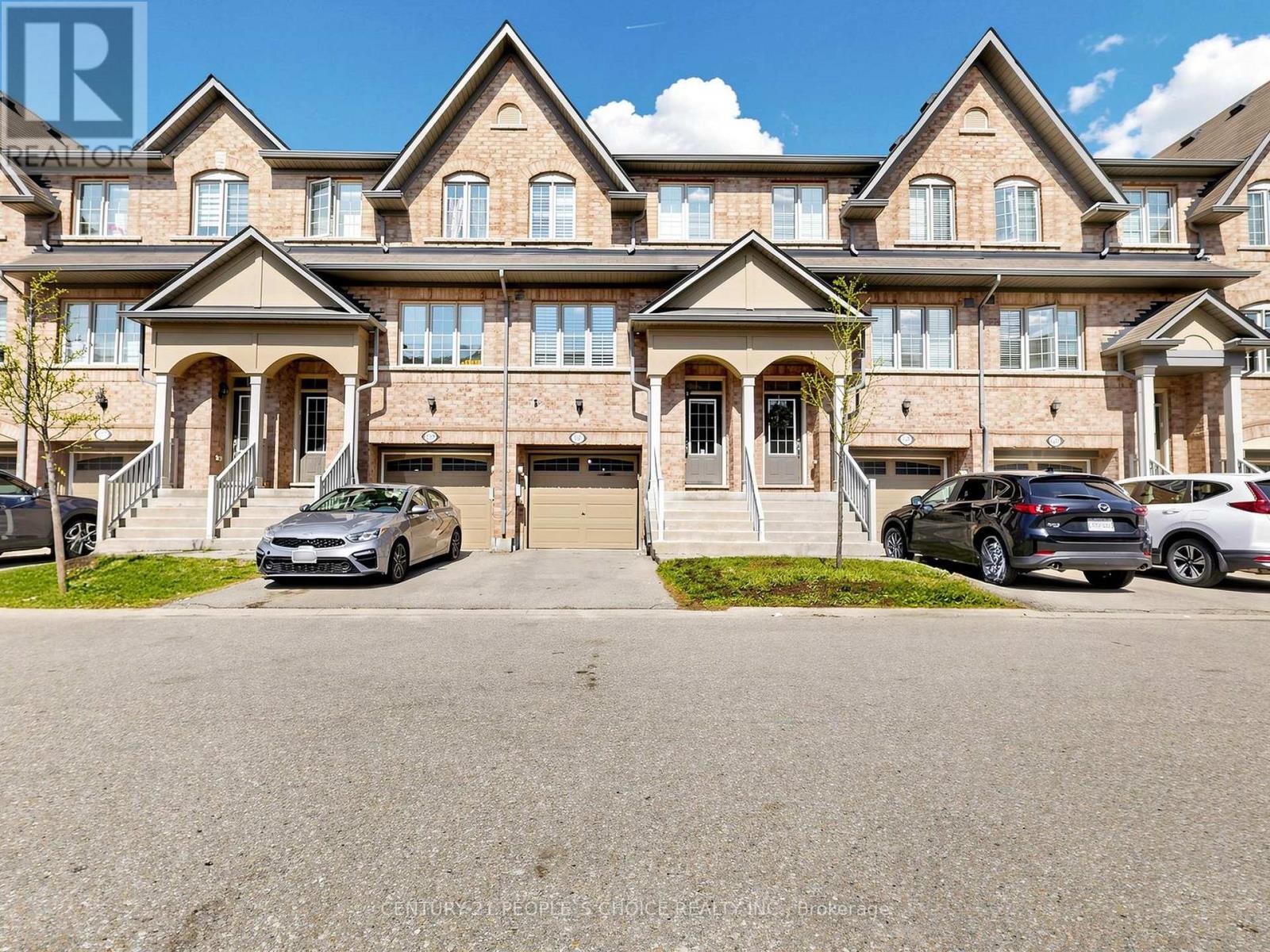 Row / Townhouse for Sale in 1321 GRANROCK CRESCENT|Mississauga (East Credit), Ontario L5V0E1