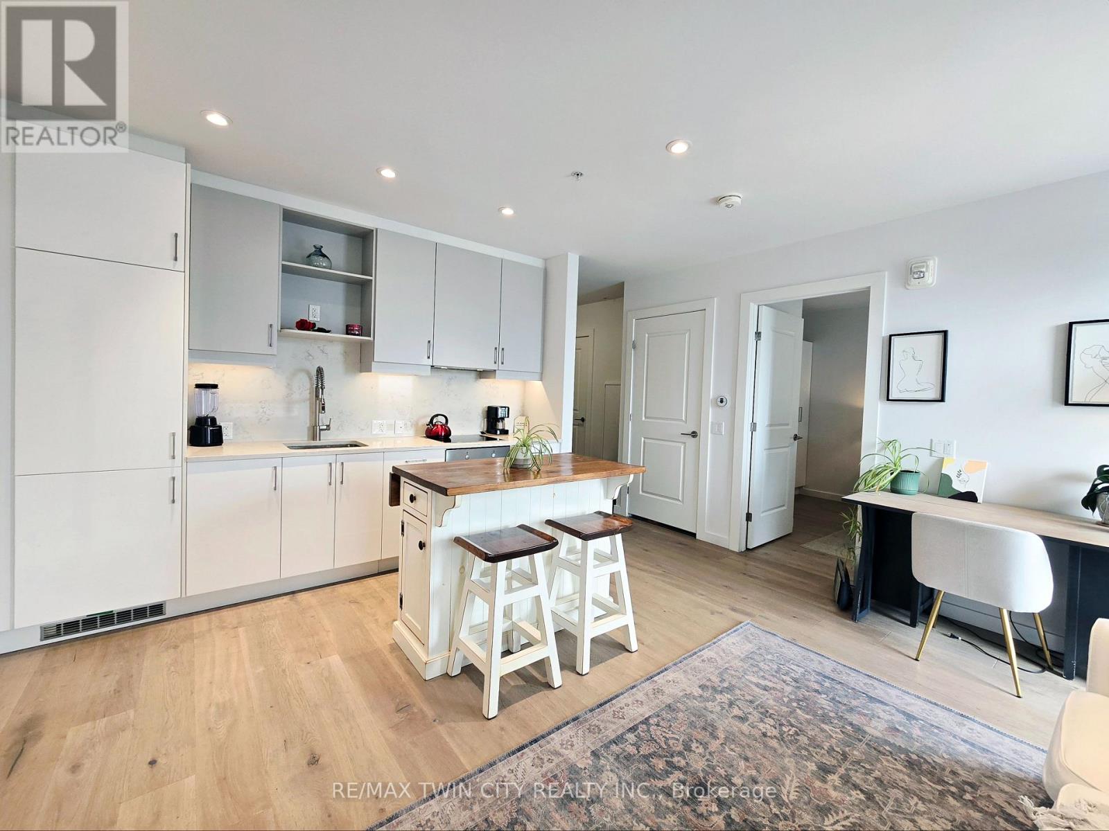 1812 - 181 KING STREET S, Waterloo, Ontario N2J0E7
