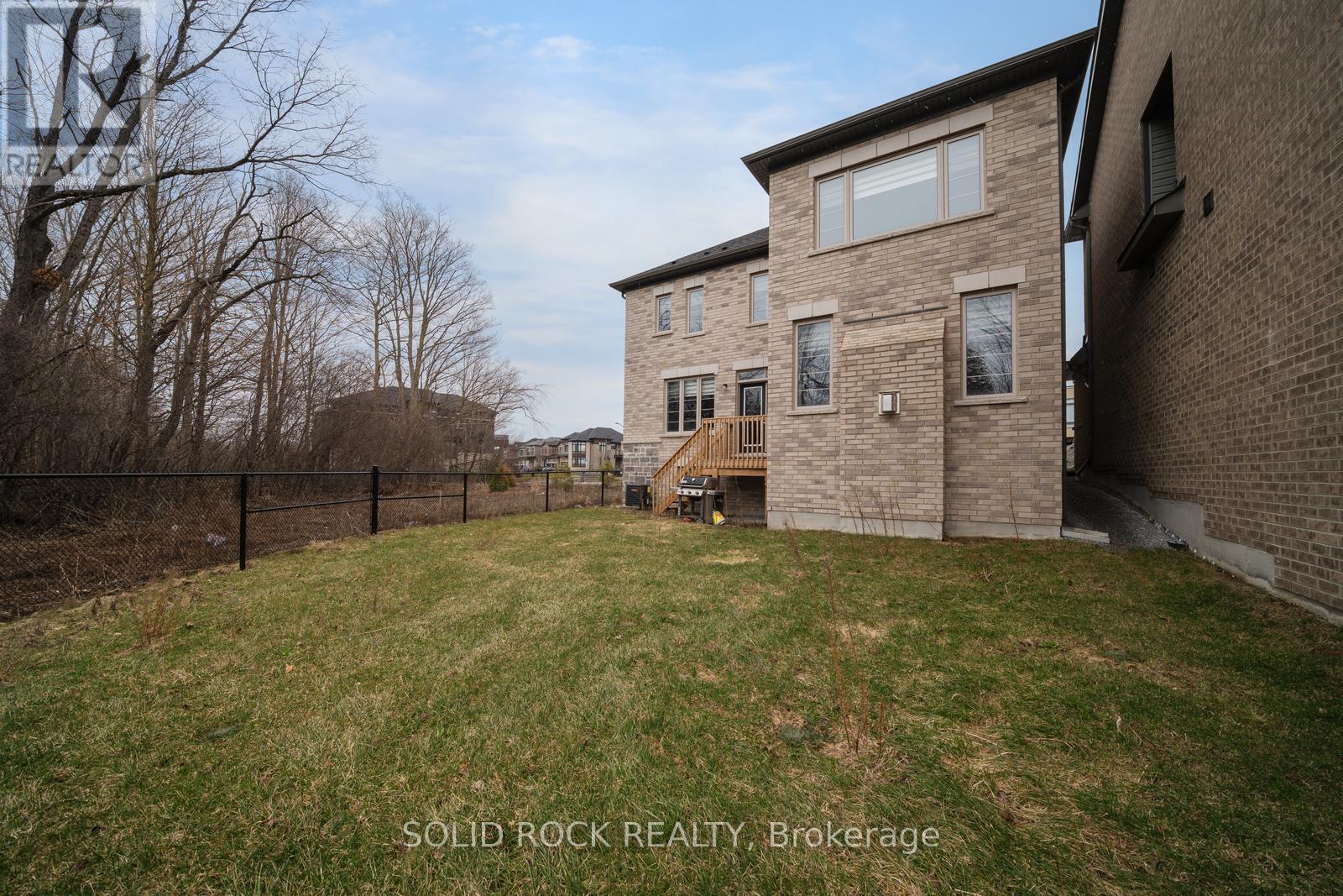 For sale: 47 FRUITFUL CRESCENT, Whitby, Ontario L1P0N3 - E13039702 ...