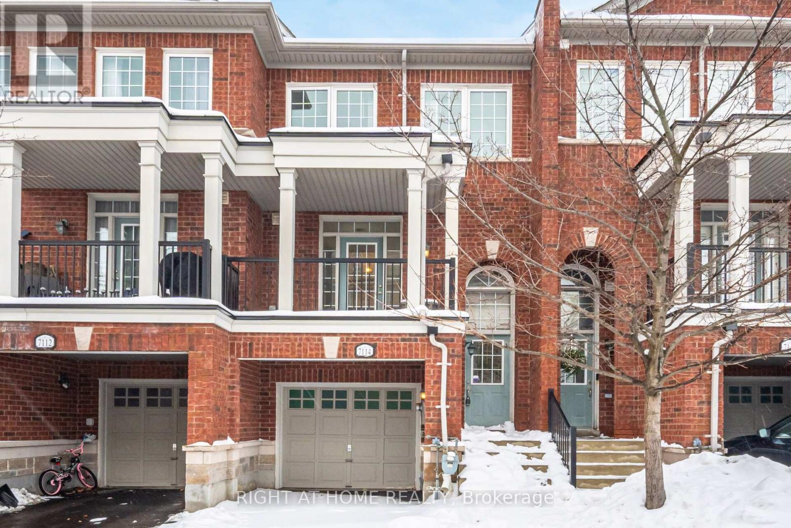 Row / Townhouse for Sale in 7114 TRIUMPH LANE|Mississauga (Lisgar), Ontario L5N0C5