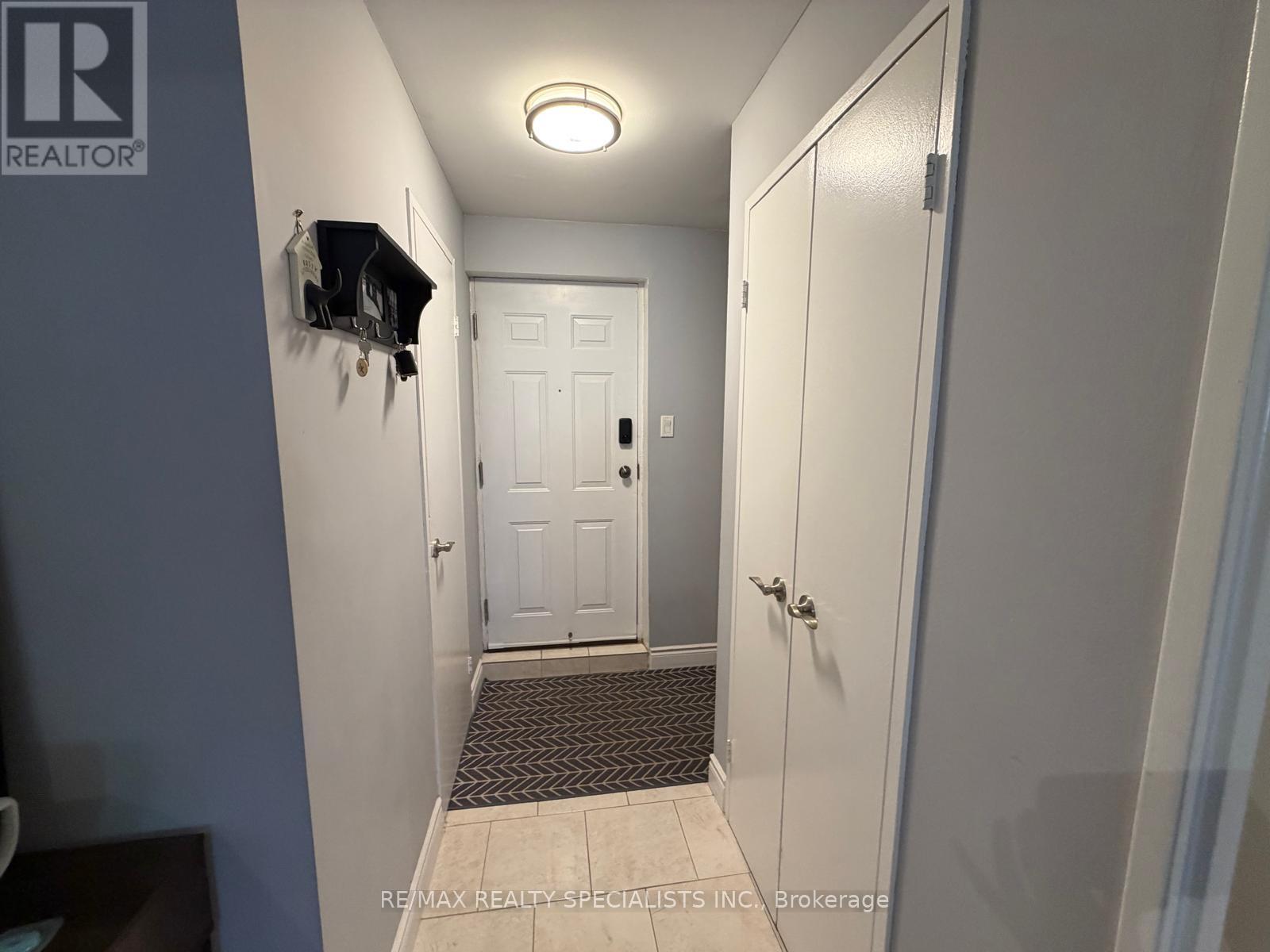 Row / Townhouse for Sale in 19 - 2170 BROMSGROVE ROAD|Mississauga (Clarkson), Ontario L5J4J2 4