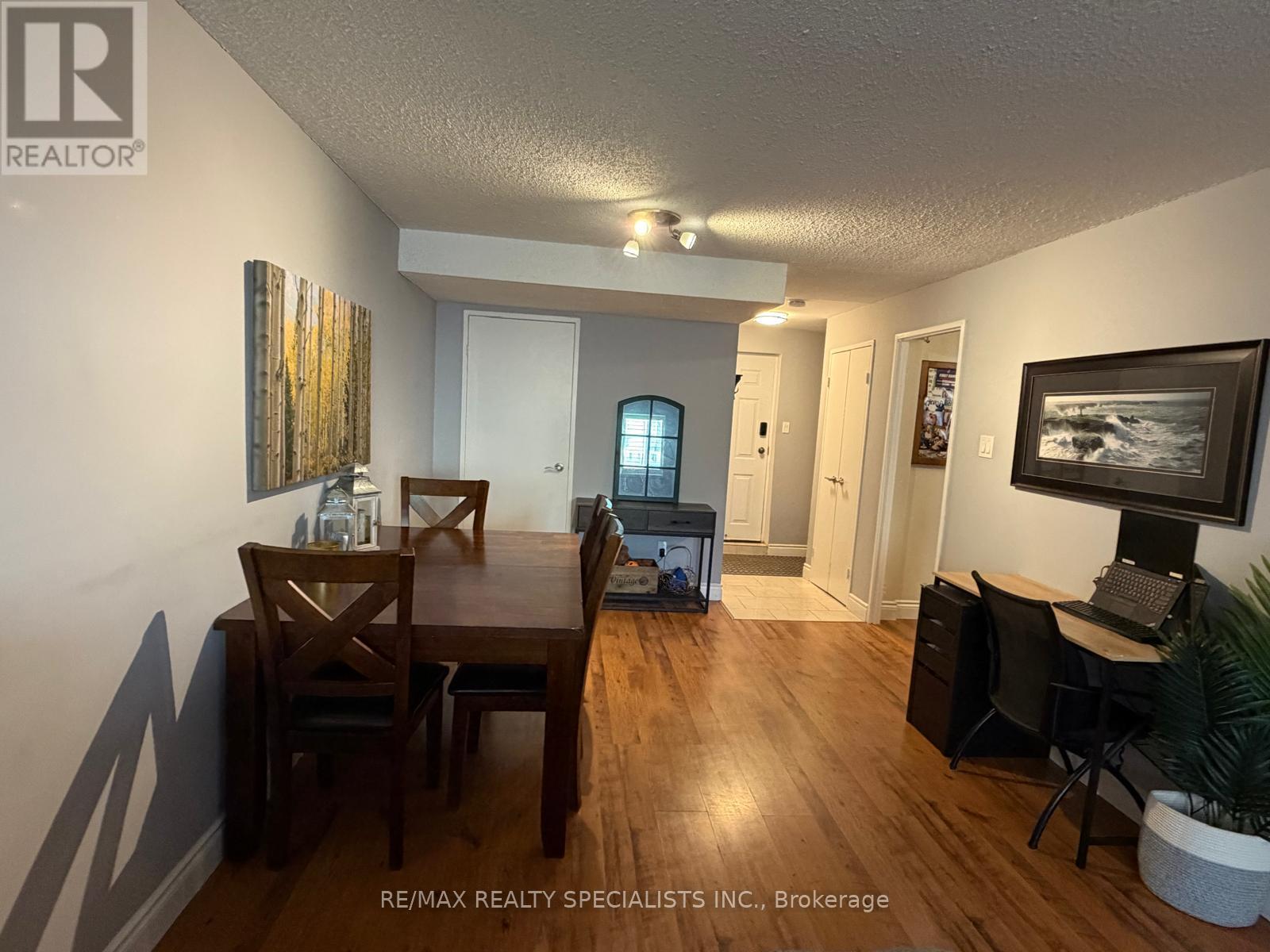 Row / Townhouse for Sale in 19 - 2170 BROMSGROVE ROAD|Mississauga (Clarkson), Ontario L5J4J2 5