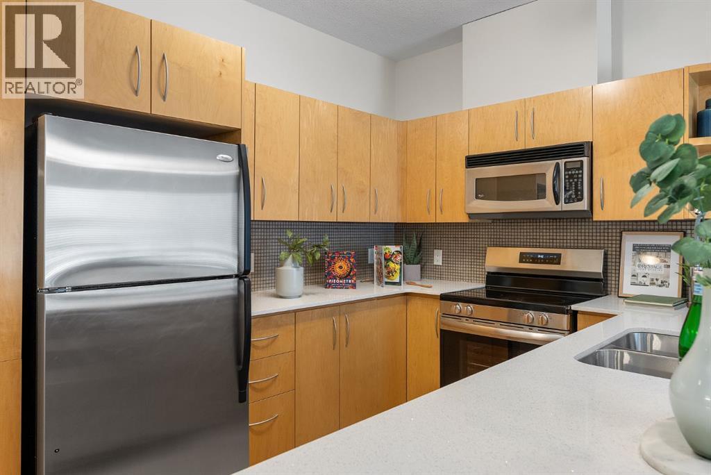 Apartment for Sale in 125, 69 Springborough Court SW|Calgary, Alberta T3H5V5 3
