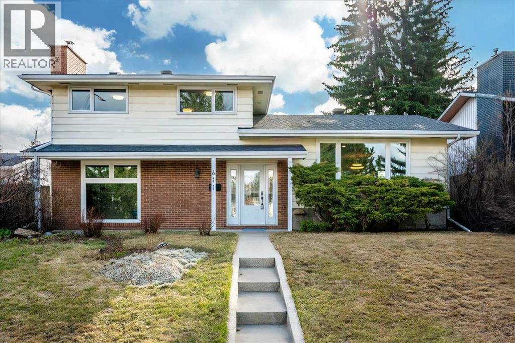 House for Sale in 611 Lake Linnet Crescent SE|Calgary, Alberta T2J2J3