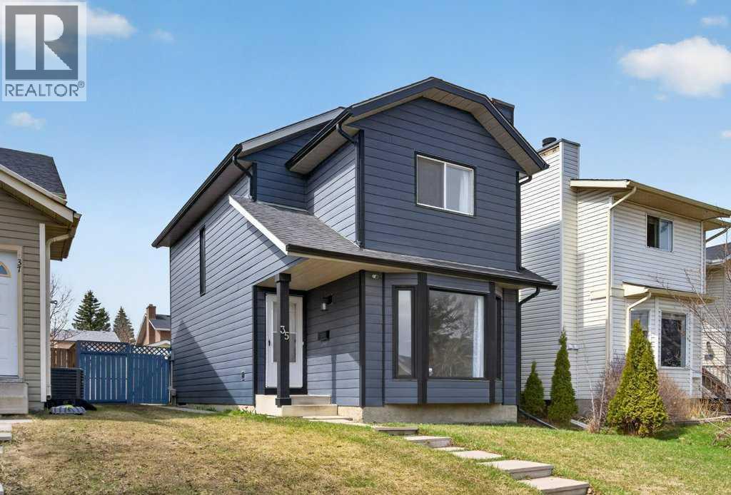 House for Sale in 35 Martinview Crescent NE|Calgary, Alberta T3J2S2