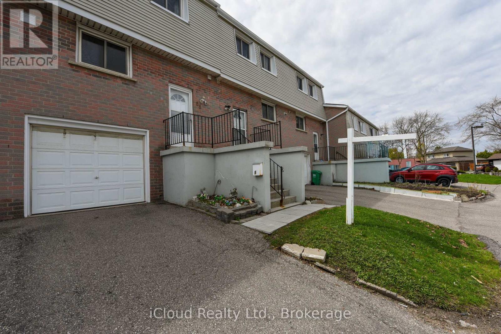 Row / Townhouse for Sale in 88 - 400 MISSISSAUGA VALLEY BOULEVARD|Mississauga (Mississauga Valleys), Ontario L5A3N6 4