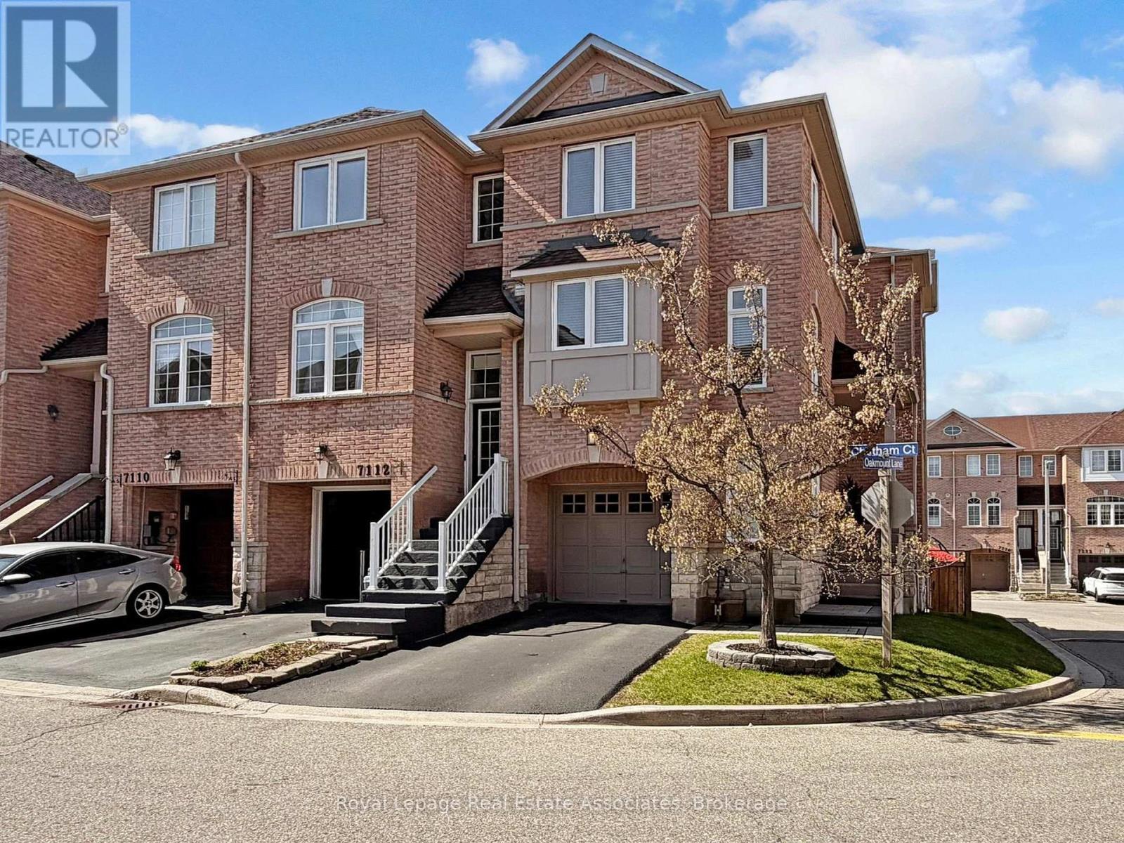 Row / Townhouse for Sale in 7114 CHATHAM COURT|Mississauga (Lisgar), Ontario L5N8R1 2