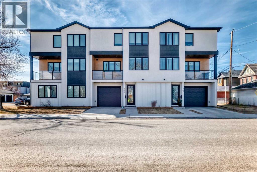 Row / Townhouse for Sale in 305 18 Street NW|Calgary, Alberta T2N4J7