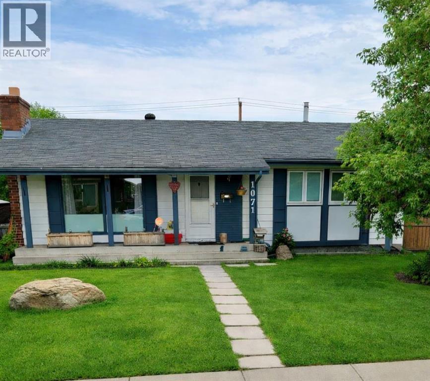 House for Sale in 1071 Maitland Drive NE|Calgary, Alberta T2A5K1