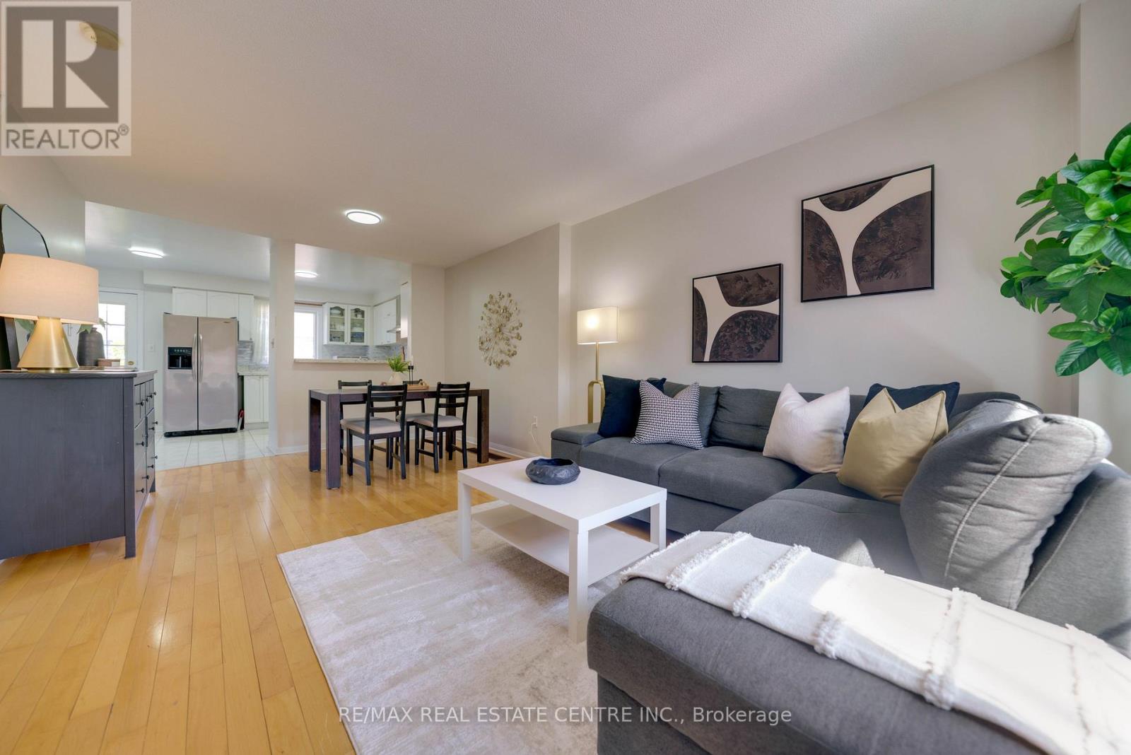 Row / Townhouse for Sale in 18 - 1525 SOUTH PARADE COURT|Mississauga (East Credit), Ontario L5M6E9 4