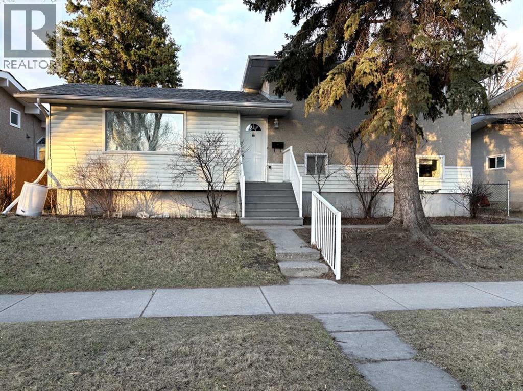 House for Sale in 1407 Northmount Drive NW|Calgary, Alberta T2L0G4