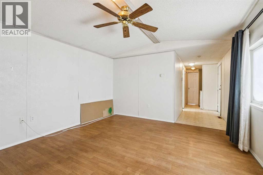 Mobile Home for Sale in 428, 1101 84 Street NE|Calgary, Alberta T2A7X2 3