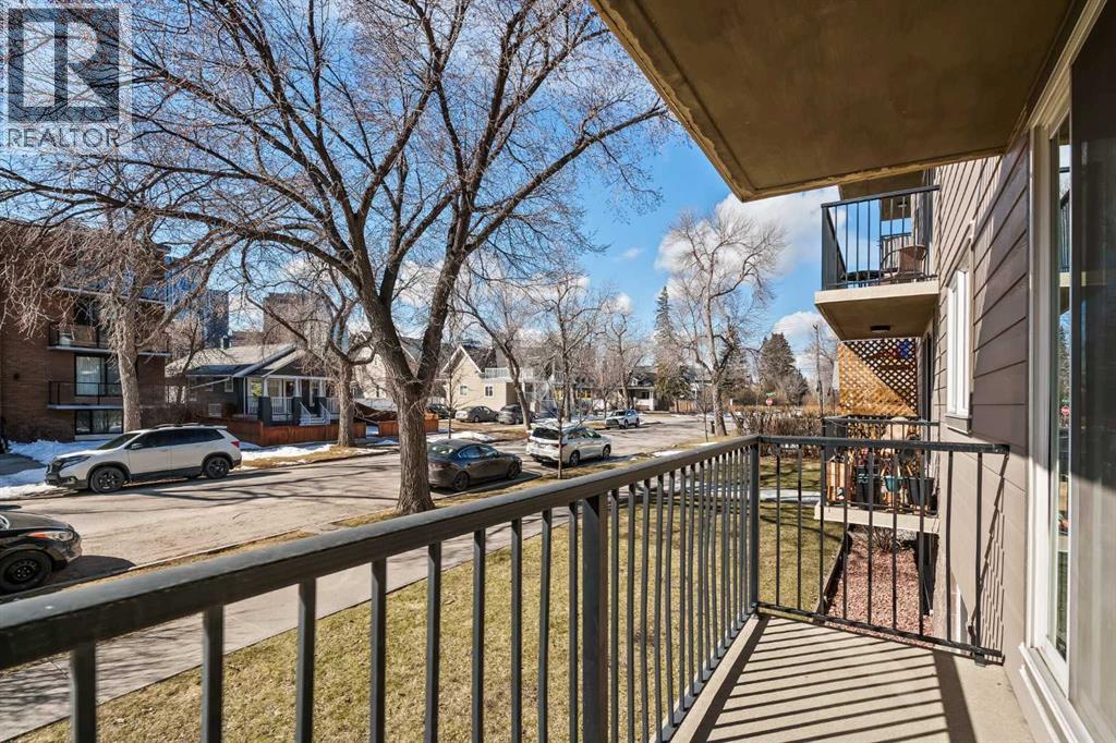 Apartment for Sale in 204, 310 4 Avenue NE|Calgary, Alberta T2E0J5