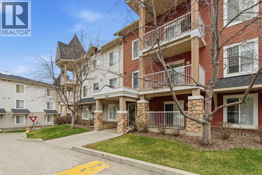 Apartment for Sale in 7206, 70 Panamount Drive NW|Calgary, Alberta T3K6G8