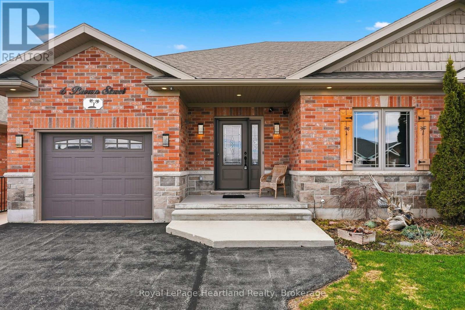 For sale: 6 BROWN STREET S, Minto, Ontario N0G1M0 - X13042462