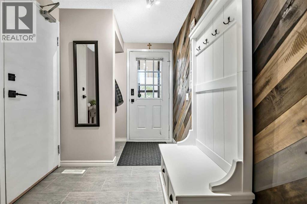 Row / Townhouse for Sale in 139 Woodglen Grove SW|Calgary, Alberta T2W4J9 4