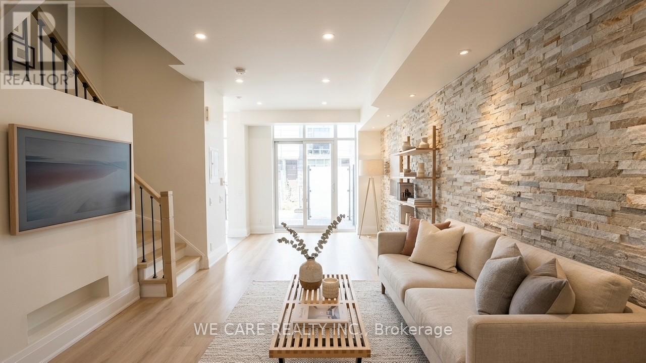 Row / Townhouse for Sale in 15 - 15 VALHALLA INN ROAD|Toronto (Islington-City Centre West), Ontario M9B0B3
