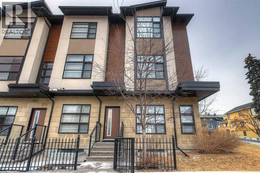 Row / Townhouse for Sale in 1545 33 Avenue SW|Calgary, Alberta T2T1Y4 2