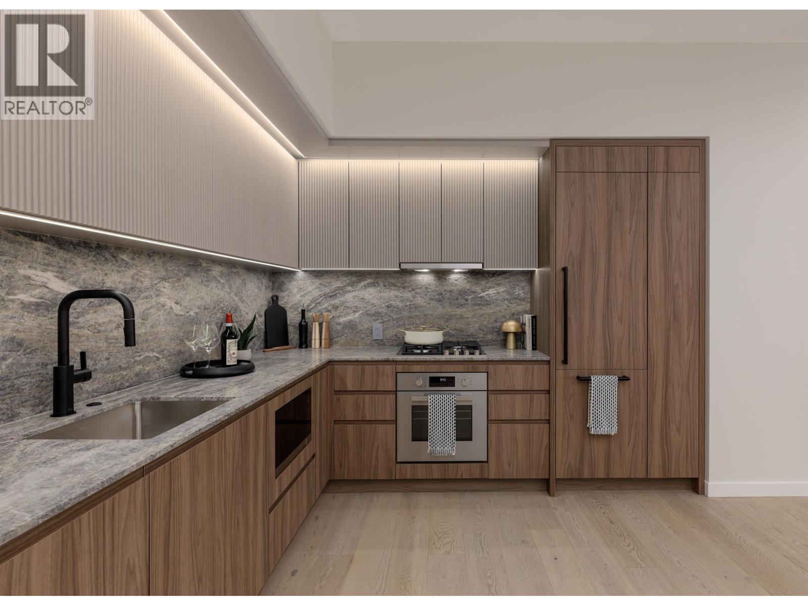 606 688 W 57TH AVENUE