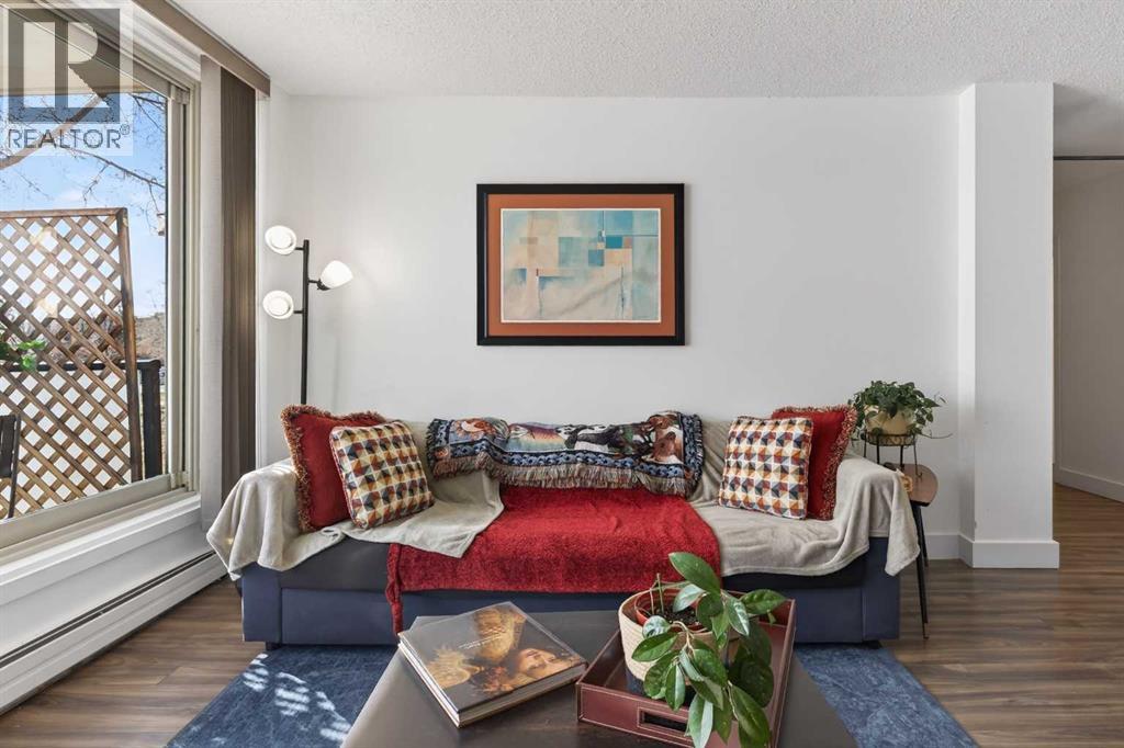 Apartment for Sale in 233, 1421 7 Avenue NW|Calgary, Alberta T2M3M5 4