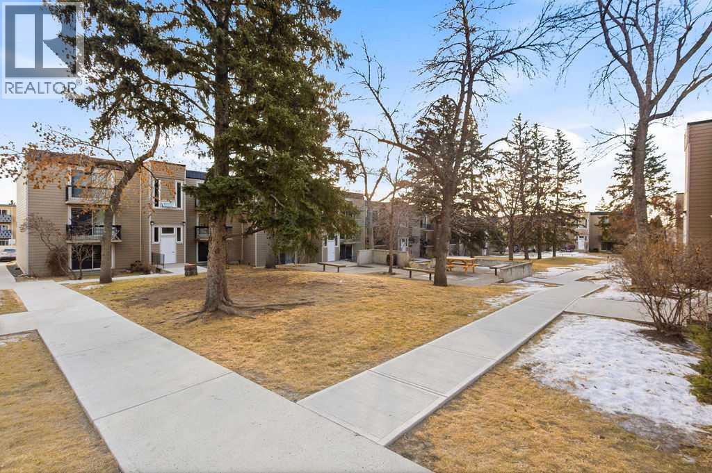 Apartment for Sale in 203, 315 Heritage Drive SE|Calgary, Alberta T2H1N2 5