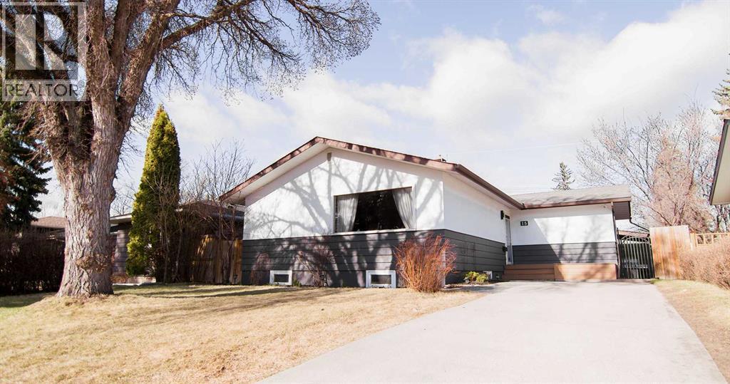 House for Sale in 15 Hamlet Road SW|Calgary, Alberta T2V3C9