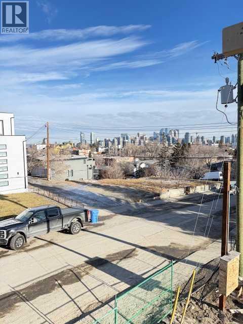 Row / Townhouse for Sale in 1917 25 Avenue SW|Calgary, Alberta T2T4T5 3