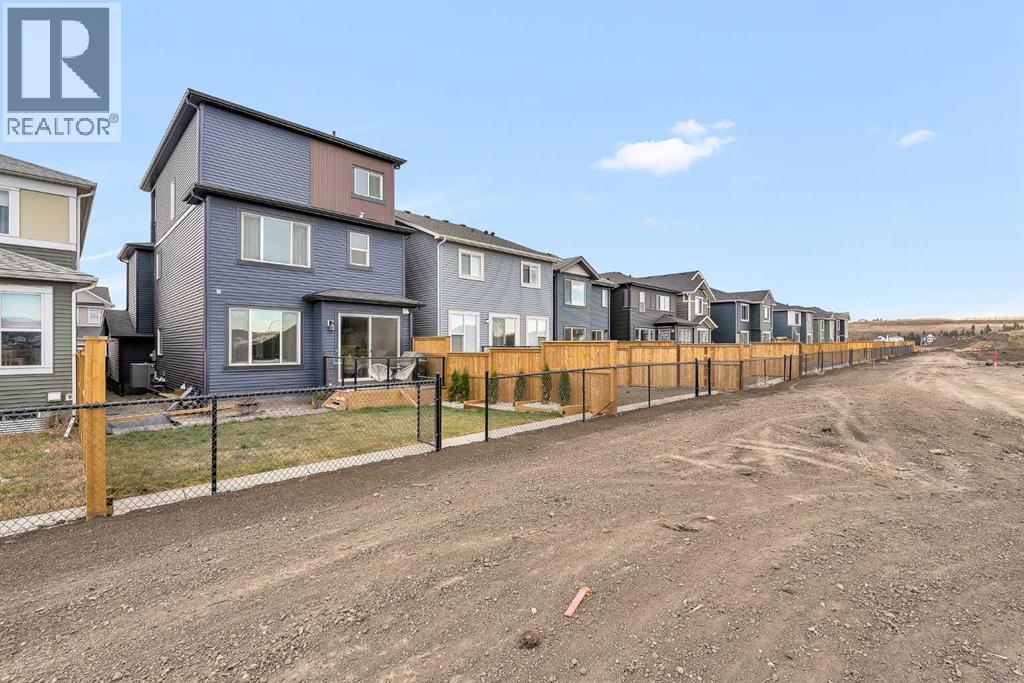 House for Sale in 127 Creekstone Park SW|Calgary, Alberta T2X5E9 3