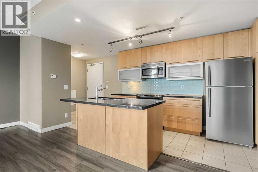 Apartment for Sale in 1407, 215 13 Avenue SW|Calgary, Alberta T2R0V6 2