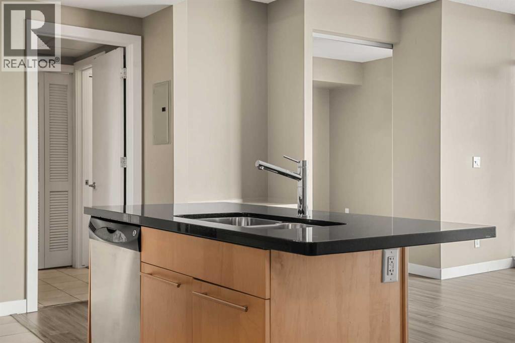 Apartment for Sale in 1407, 215 13 Avenue SW|Calgary, Alberta T2R0V6 5