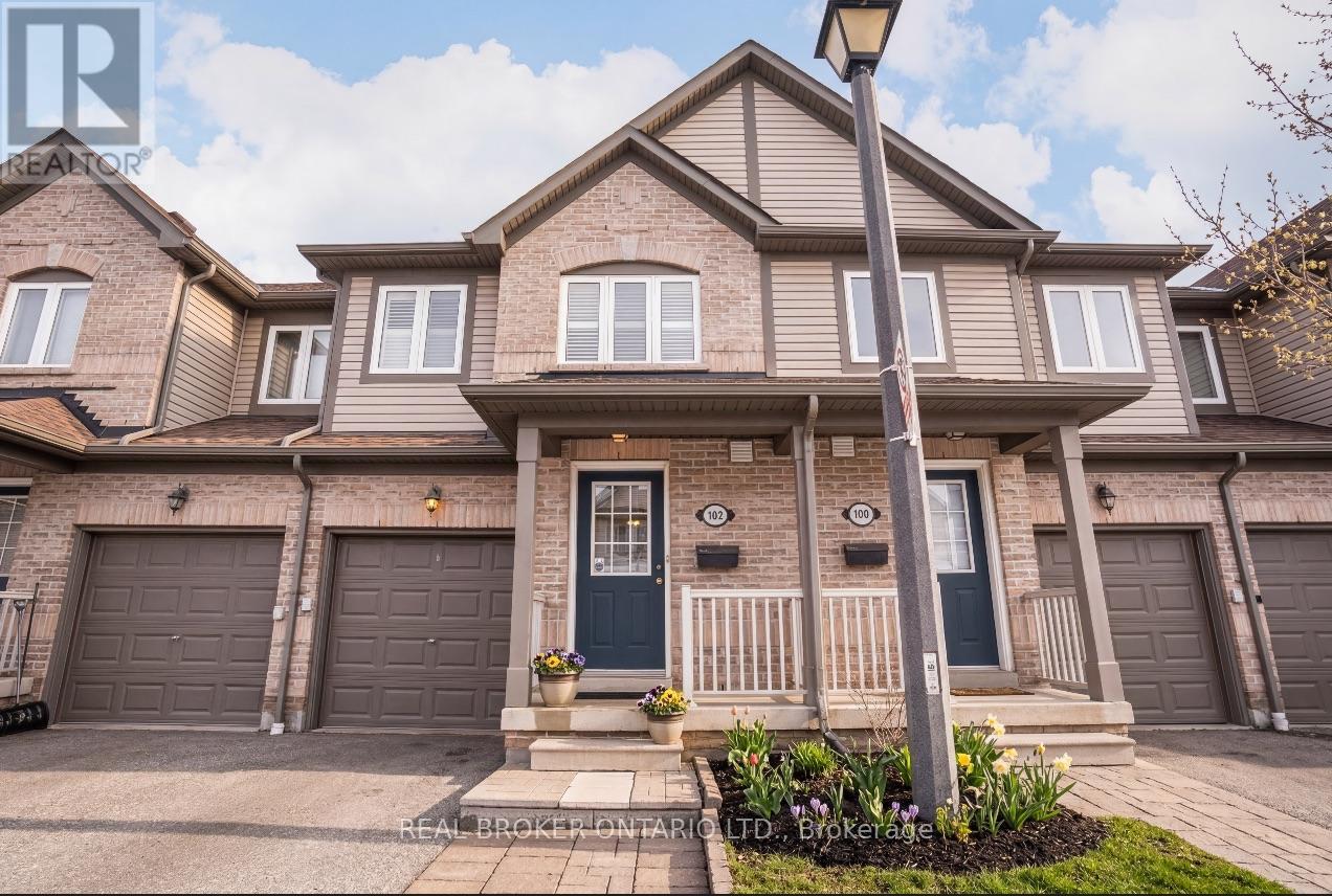 Row / Townhouse for Sale in 102 - 86 JOYMAR DRIVE|Mississauga (Streetsville), Ontario L5M7Z6