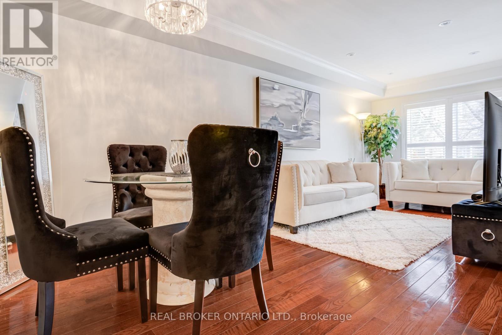 Row / Townhouse for Sale in 102 - 86 JOYMAR DRIVE|Mississauga (Streetsville), Ontario L5M7Z6 3