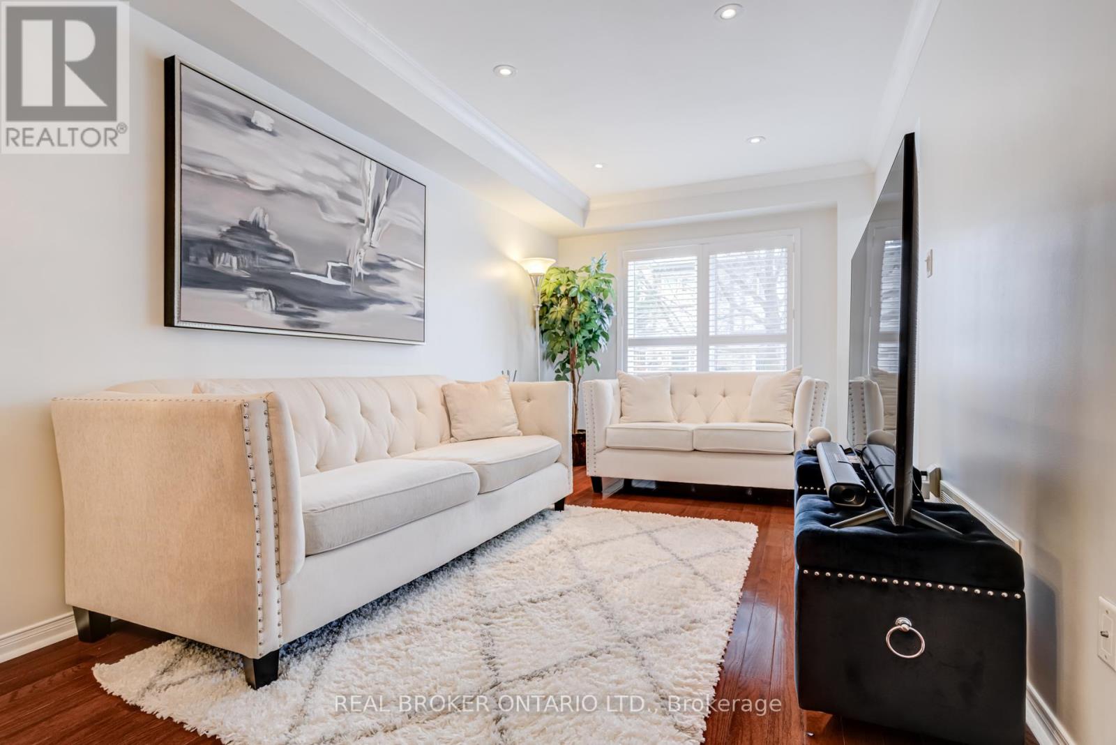 Row / Townhouse for Sale in 102 - 86 JOYMAR DRIVE|Mississauga (Streetsville), Ontario L5M7Z6 4