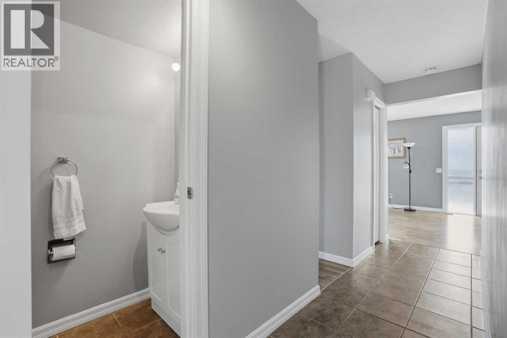 Row / Townhouse for Sale in 43, 5425 Pensacola Crescent SE|Calgary, Alberta T2A2G7 5