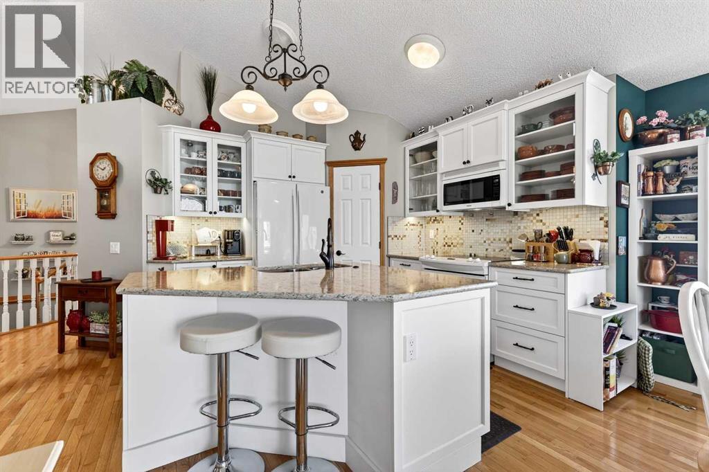 Duplex for Sale in 81 Chaparral Villas SE|Calgary, Alberta T2X3N6