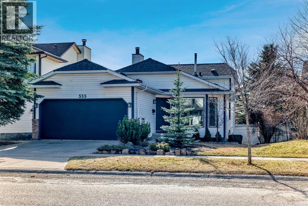 House for Sale in 555 Woodbine Boulevard SW|Calgary, Alberta T2W4P5