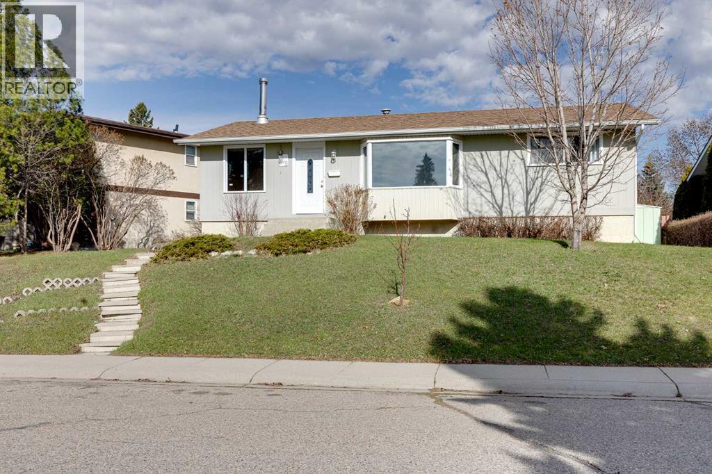 House for Sale in 248 Huntcroft Road NE|Calgary, Alberta T2K4E2