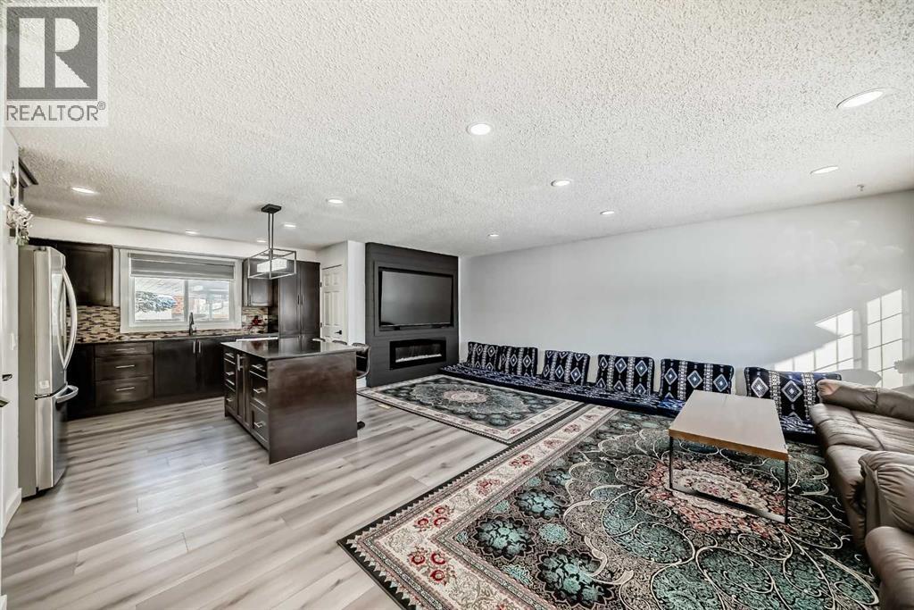 House for Sale in 584 Whiteridge Way NE|Calgary, Alberta T1Y2Y5 5