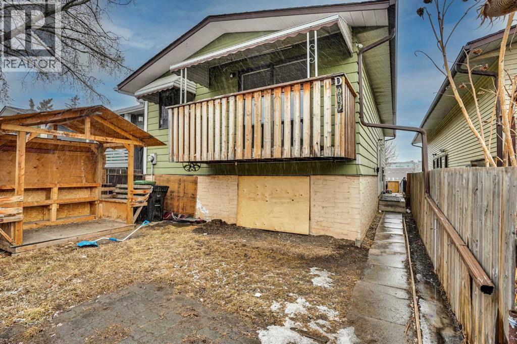 Row / Townhouse for Sale in D, 903 44 Street SE|Calgary, Alberta T2A5K7