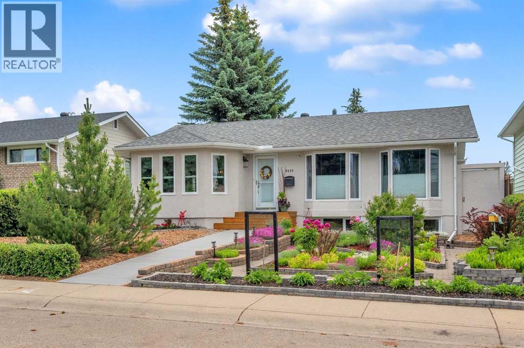 House for Sale in 9428 Abbott Place SE|Calgary, Alberta T2J0Z8