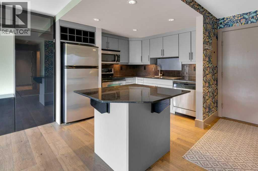 Apartment for Sale in 201, 410 1 Avenue NE|Calgary, Alberta T2E0B4 3